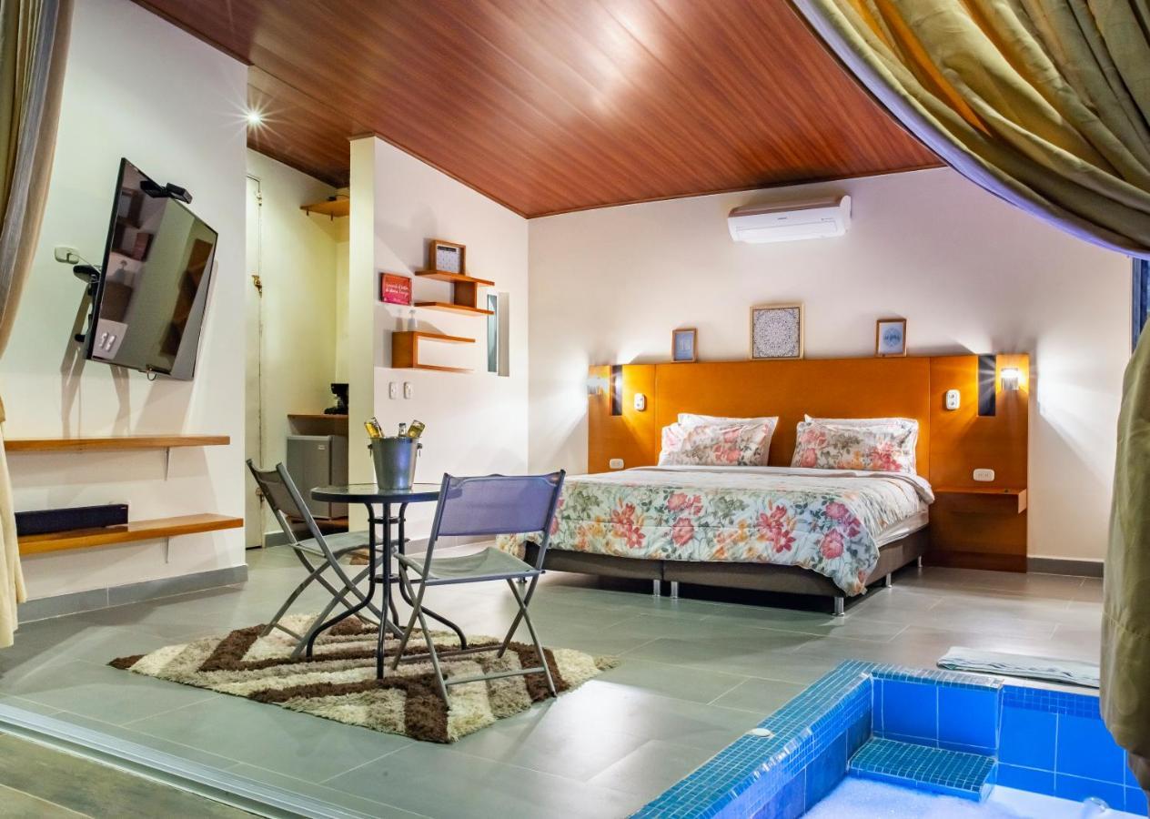 Sunset Palm Lodge Сан-Хиль Экстерьер фото